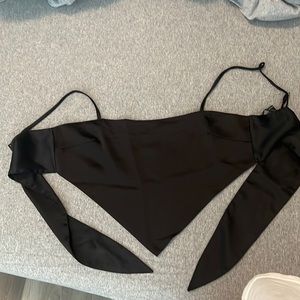 Tie back top
